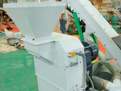 Hammer mill of small pellet plant